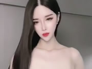 Ασιατική τσούλα γυμνός χορός και αυνανισμός