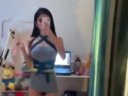 Κινέζικο κορίτσι με μεγάλα βυζιά