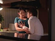 Ιαπωνική γυναίκα κάνει σεξ με τον φίλο του γιου της