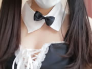 Κινέζα χαριτωμένο κορίτσι με μεγάλα βυζιά